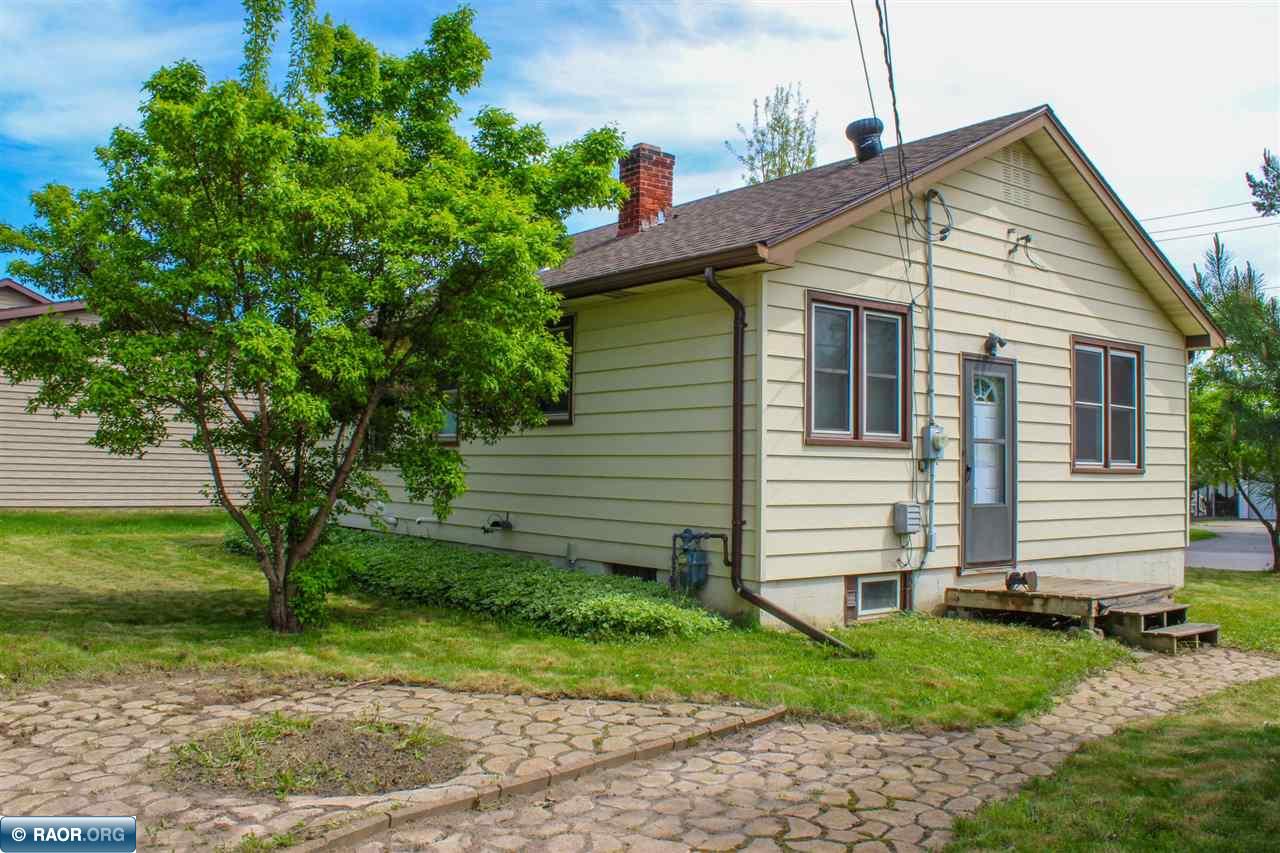 423 38th St E, Hibbing, MN 55746 Listing Photo  3