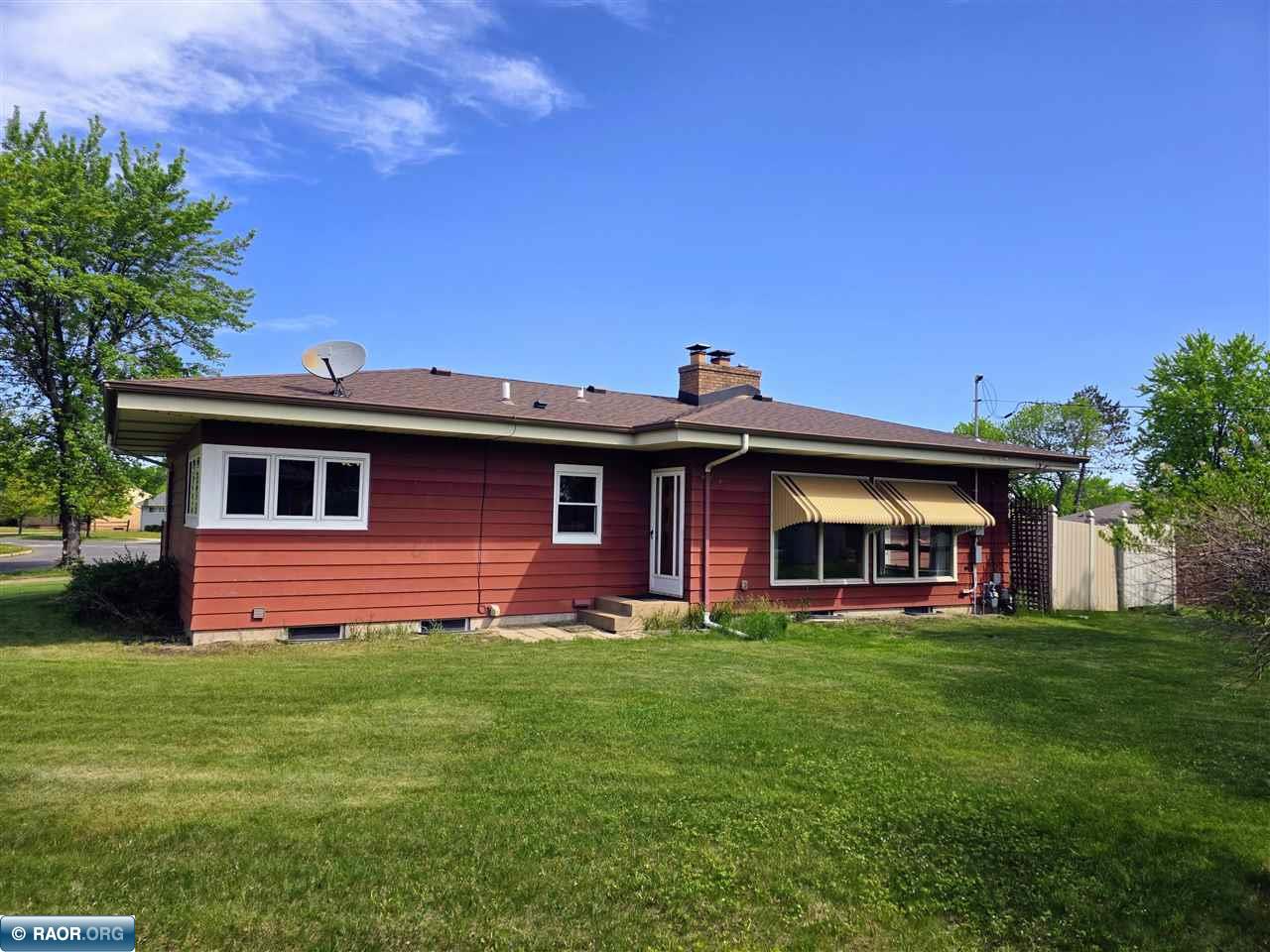 302 N Inner Dr, Hibbing, MN 55746 Listing Photo  3