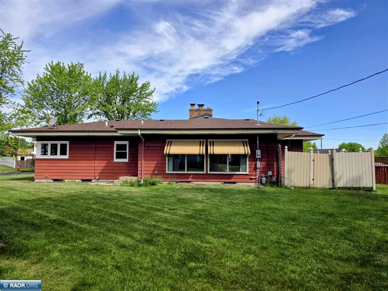 302 N Inner Dr, Hibbing, MN 55746 Listing Photo  4