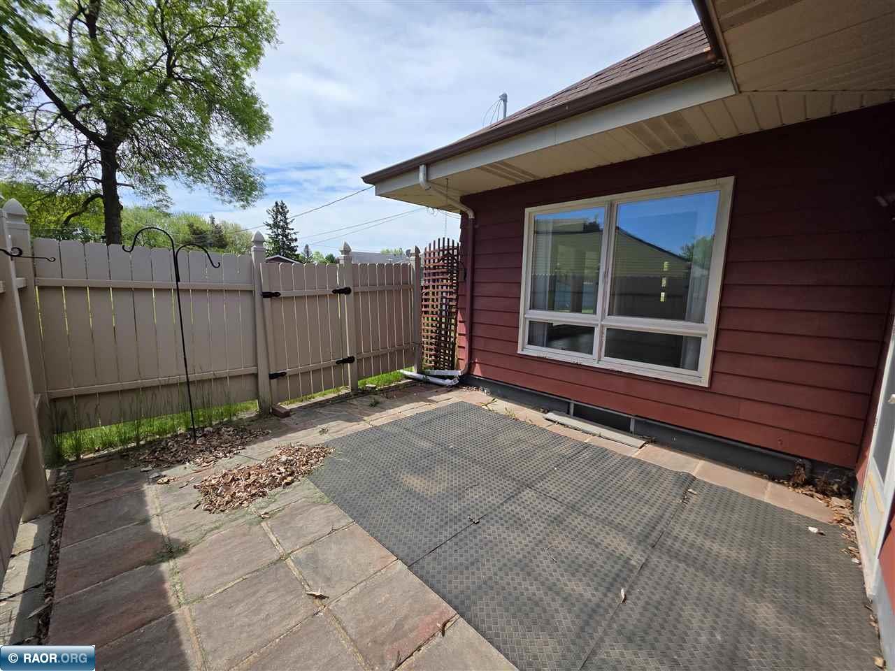 302 N Inner Dr, Hibbing, MN 55746 Listing Photo  5