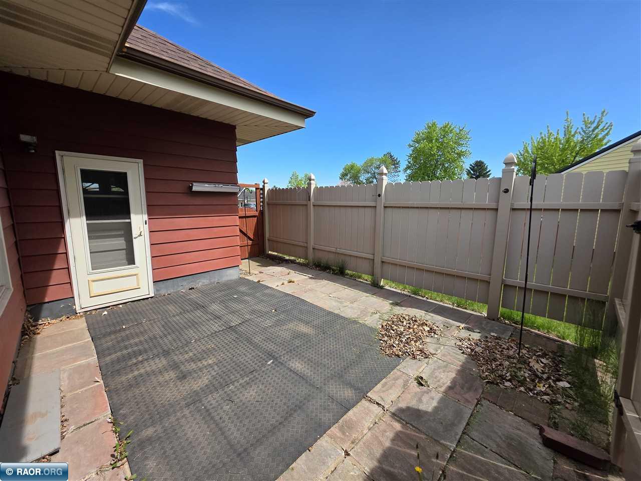 302 N Inner Dr, Hibbing, MN 55746 Listing Photo  6