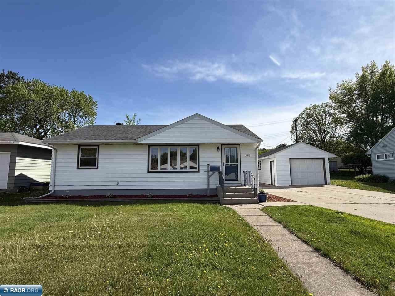 3313 Outer Dr, Hibbing, MN 55746 Listing Photo  1
