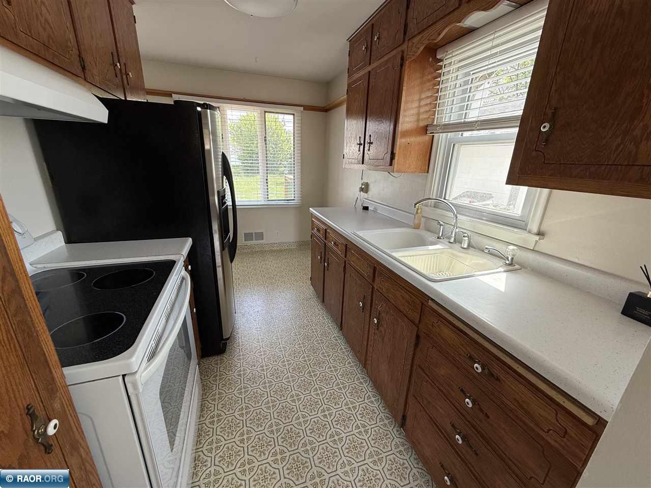 3313 Outer Dr, Hibbing, MN 55746 Listing Photo  23