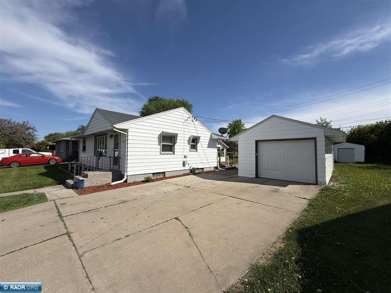 3313 Outer Dr, Hibbing, MN 55746 Listing Photo  8