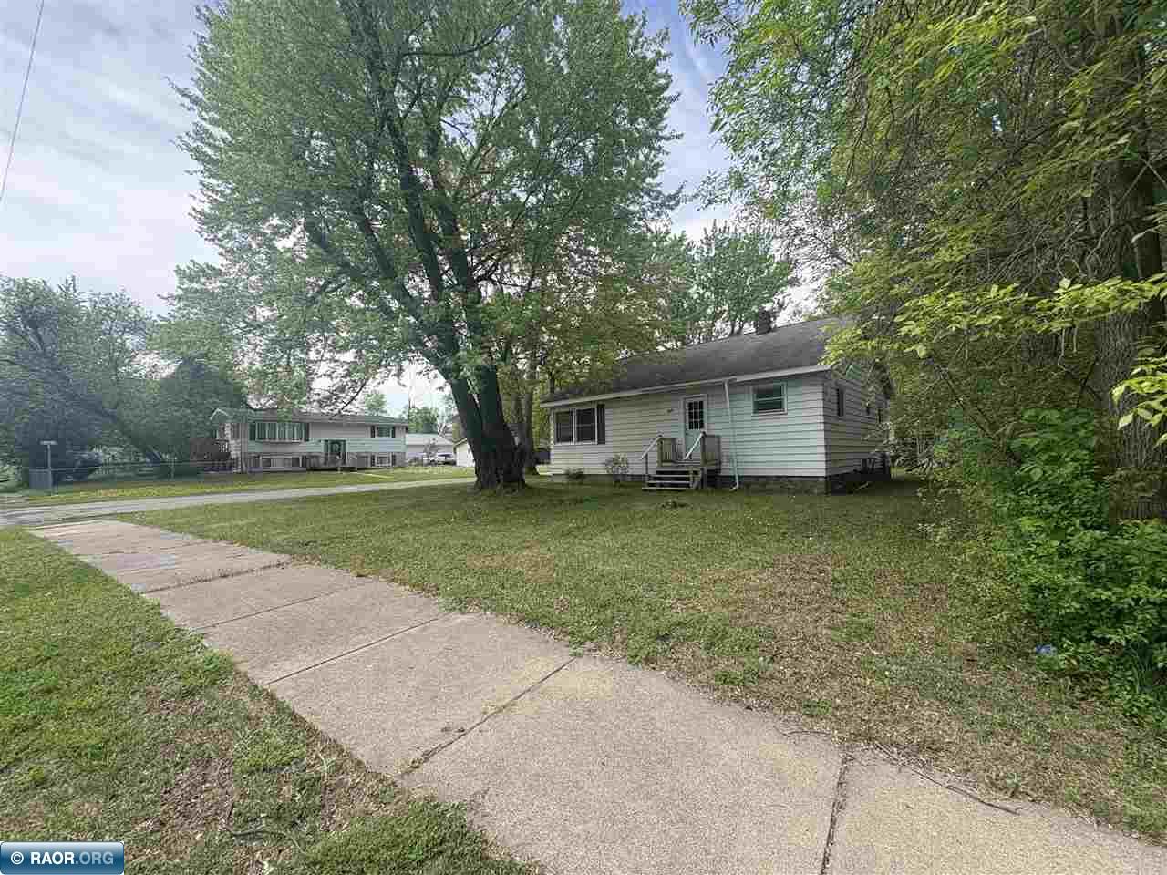 2835 8th Ave E, Hibbing, MN 55746 Listing Photo  1