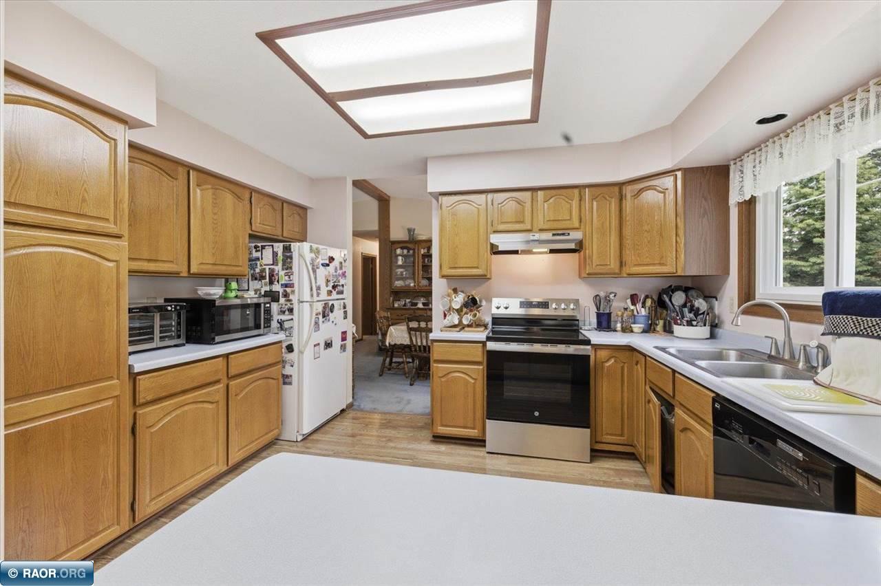 1730 E 37th St, Hibbing, MN 55746 Listing Photo  17