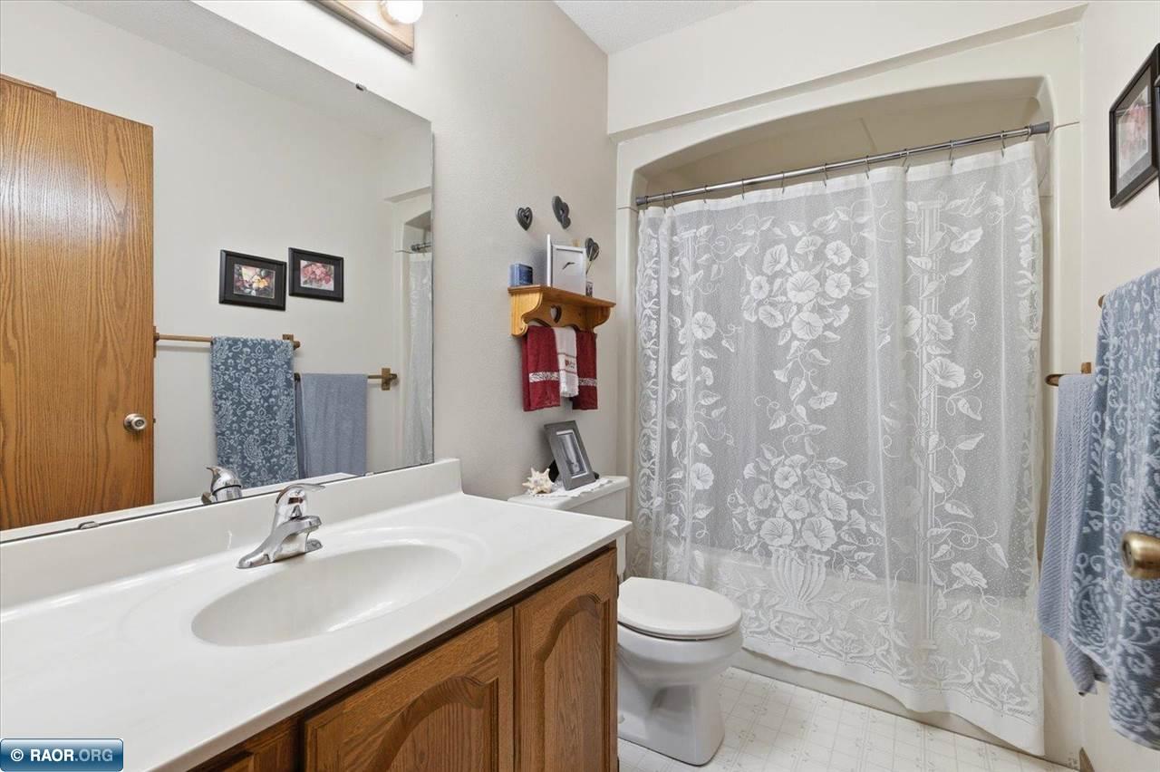 1730 E 37th St, Hibbing, MN 55746 Listing Photo  27
