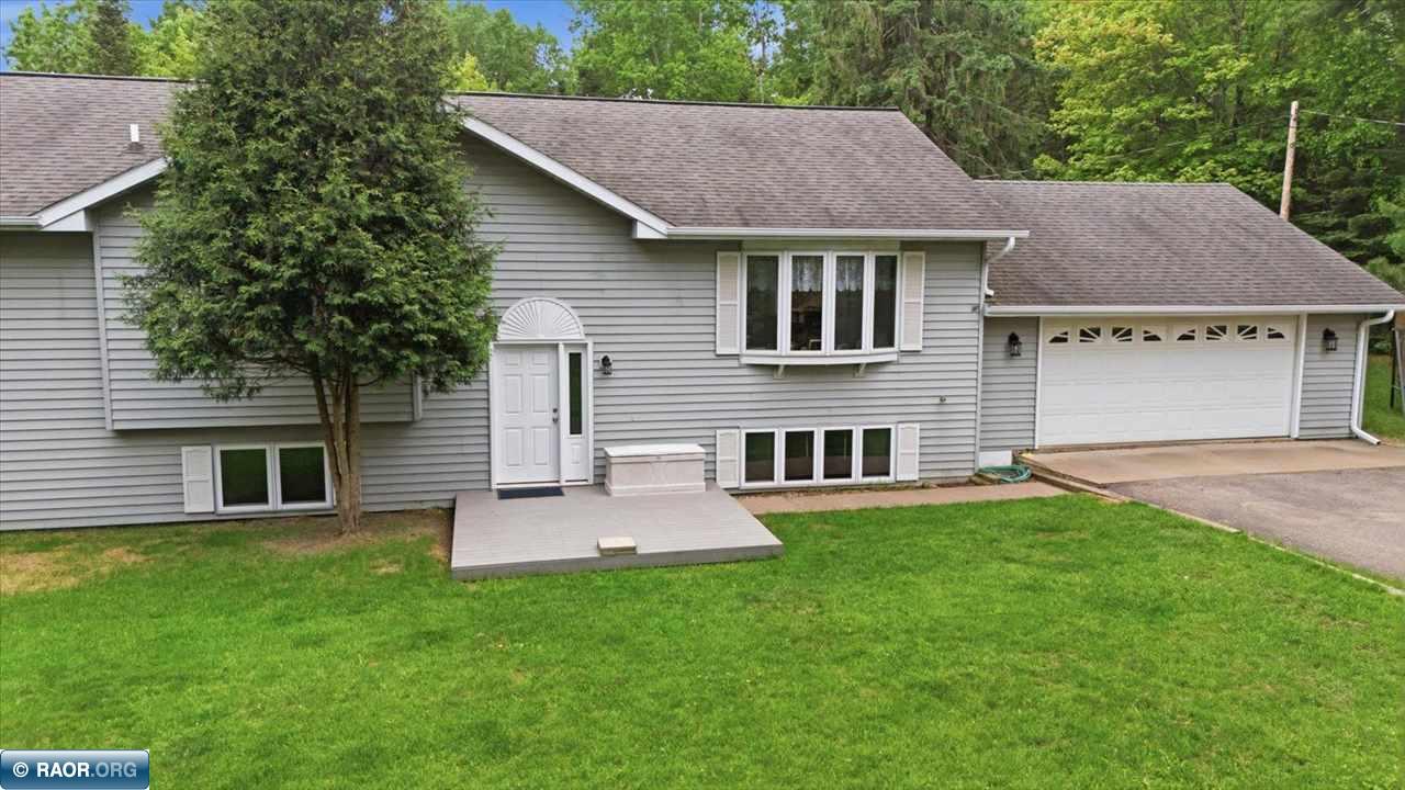 1730 E 37th St, Hibbing, MN 55746 Listing Photo  4