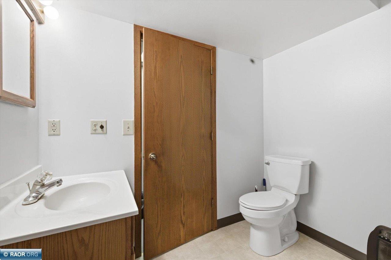 1730 E 37th St, Hibbing, MN 55746 Listing Photo  42