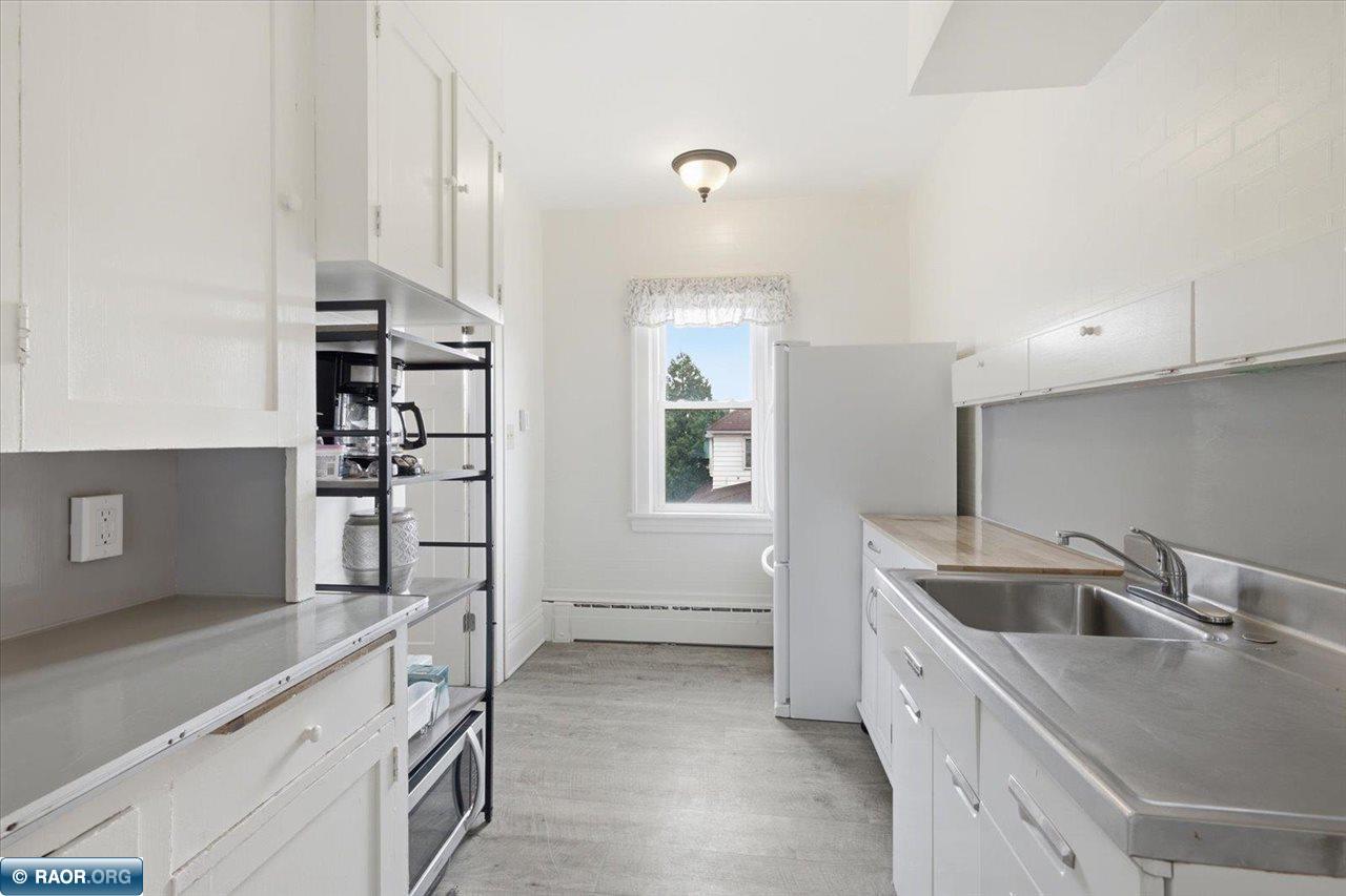 202 S 5th Ave S
