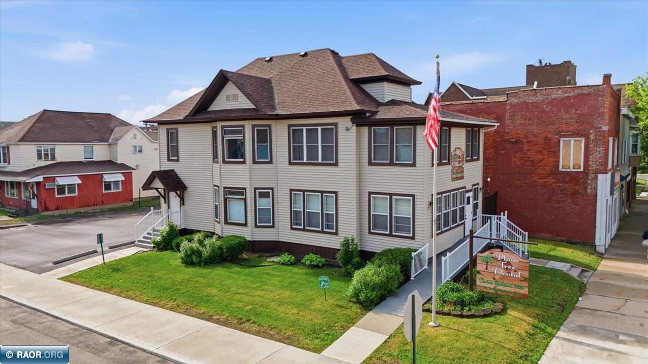 202 S 5th Ave S