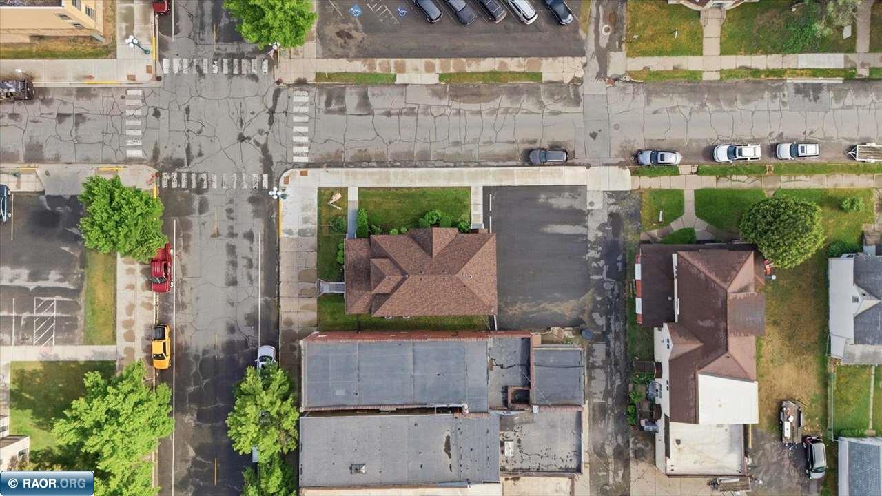 202 S 5th Ave S