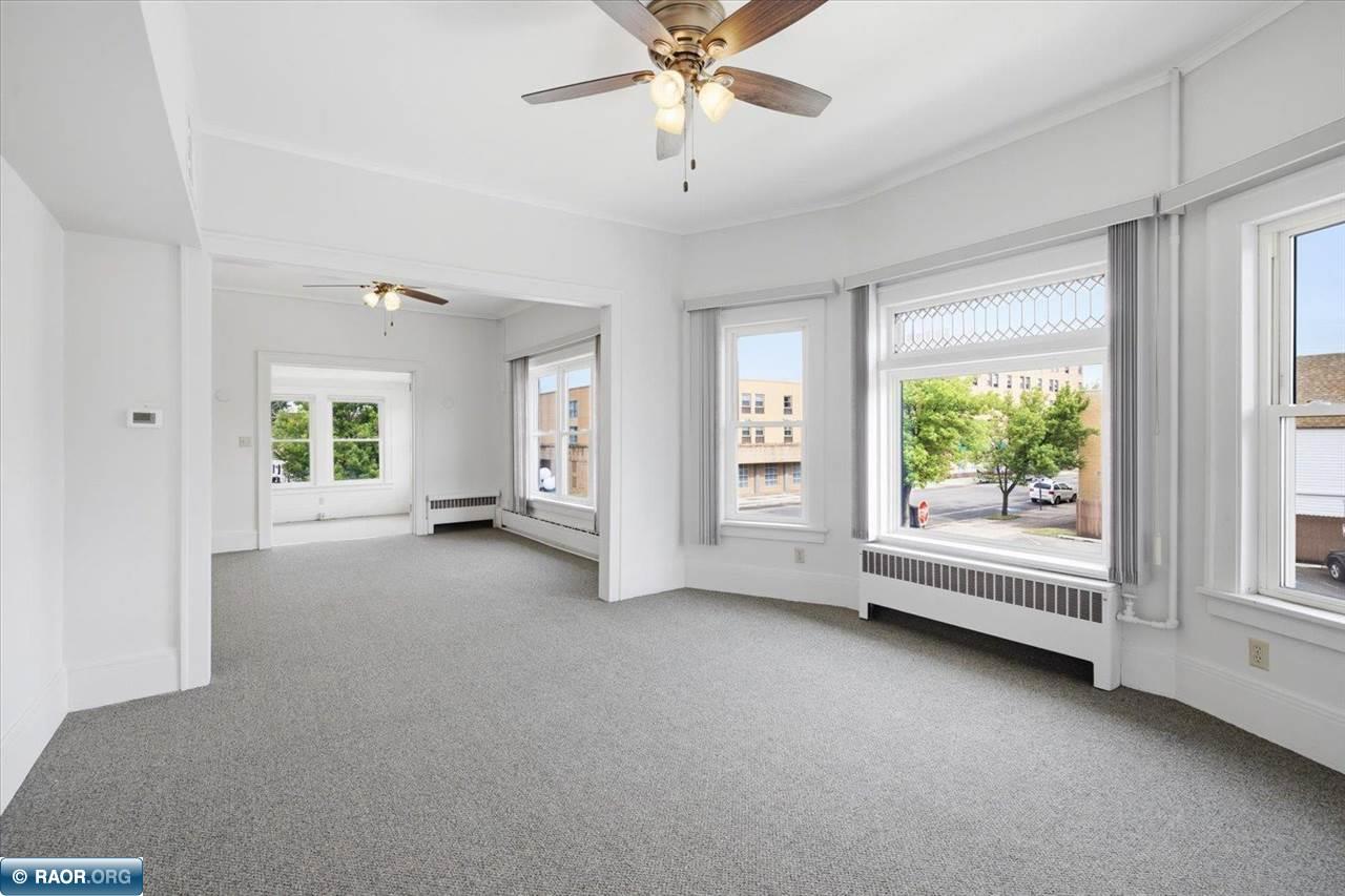 202 S 5th Ave S