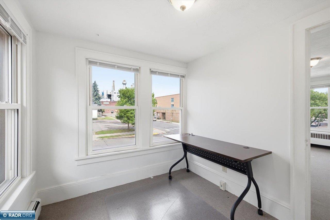 202 S 5th Ave S