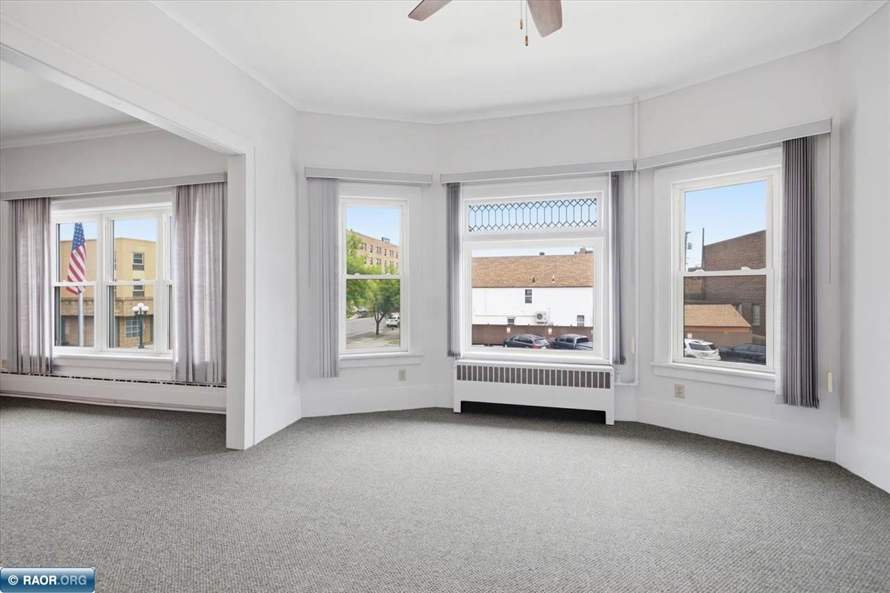 202 S 5th Ave S