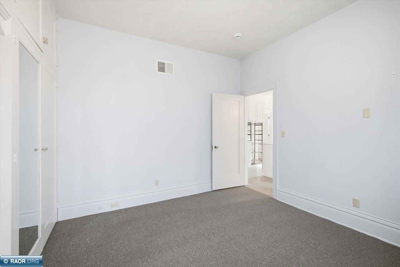 202 S 5th Ave S