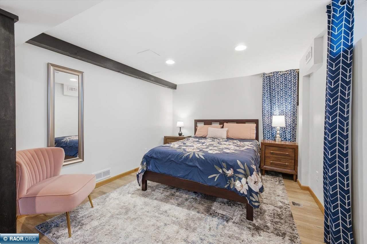 811 S 7th St.