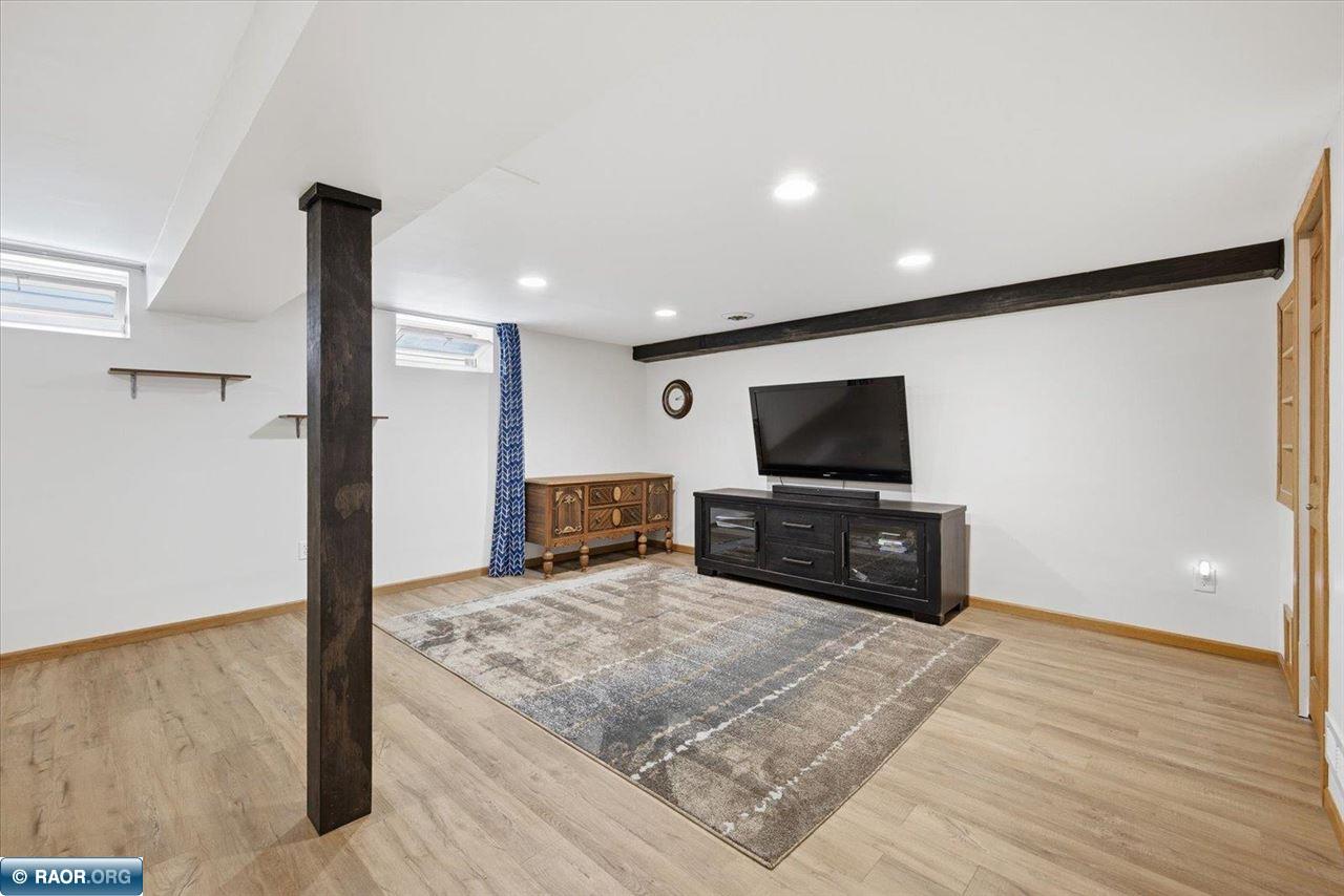 811 S 7th St.