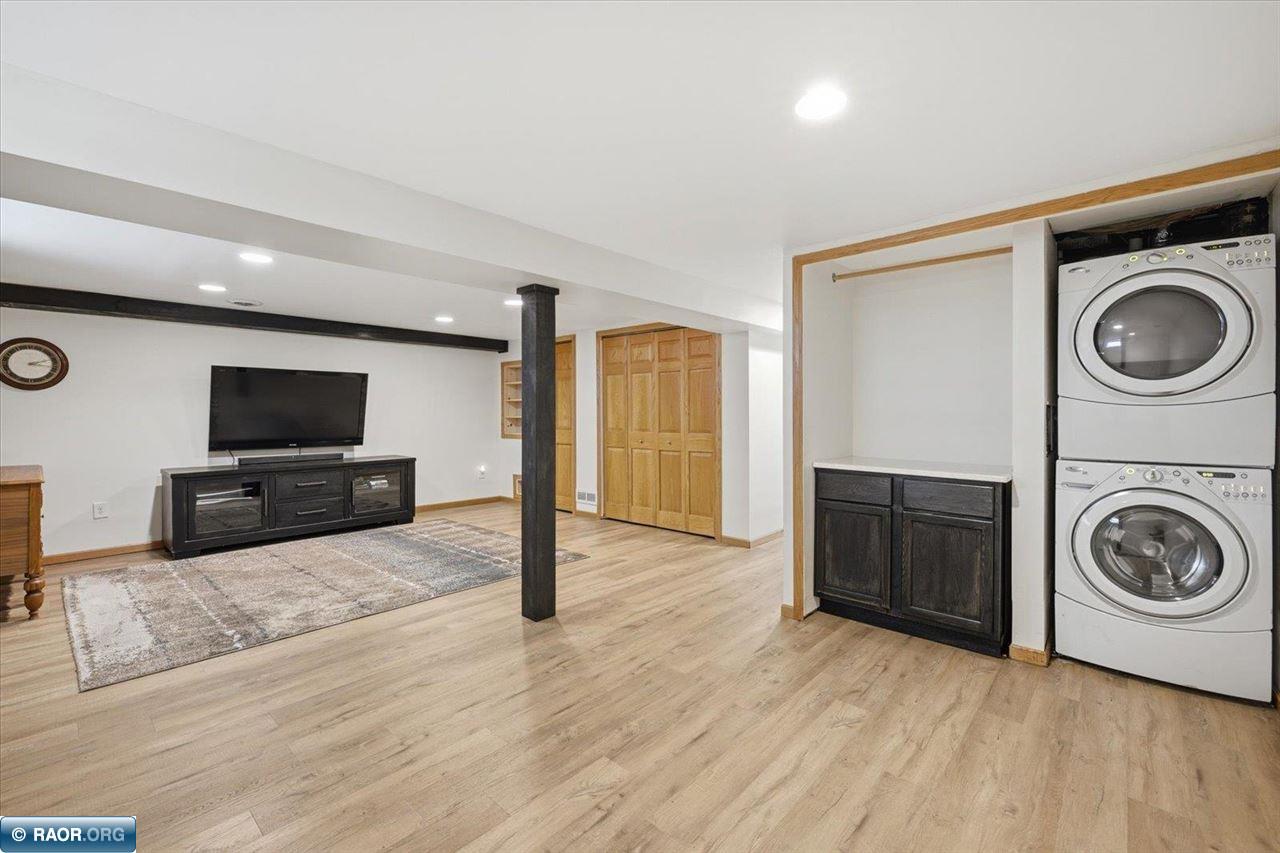 811 S 7th St.