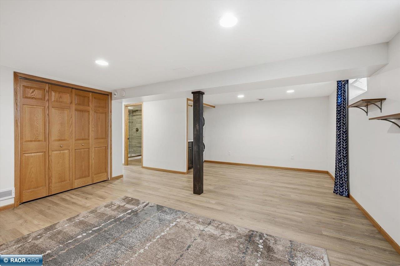 811 S 7th St.
