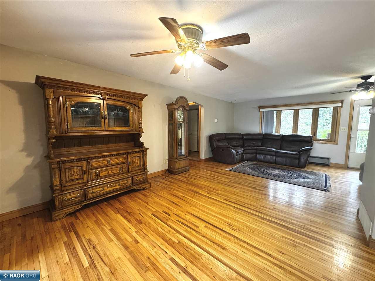 8128 Long Lake Rd