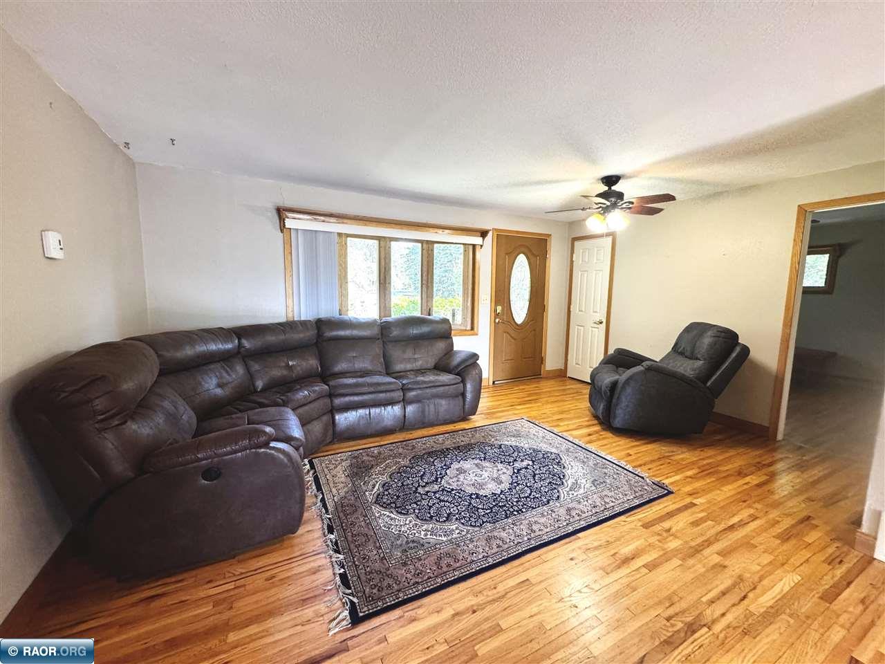 8128 Long Lake Rd