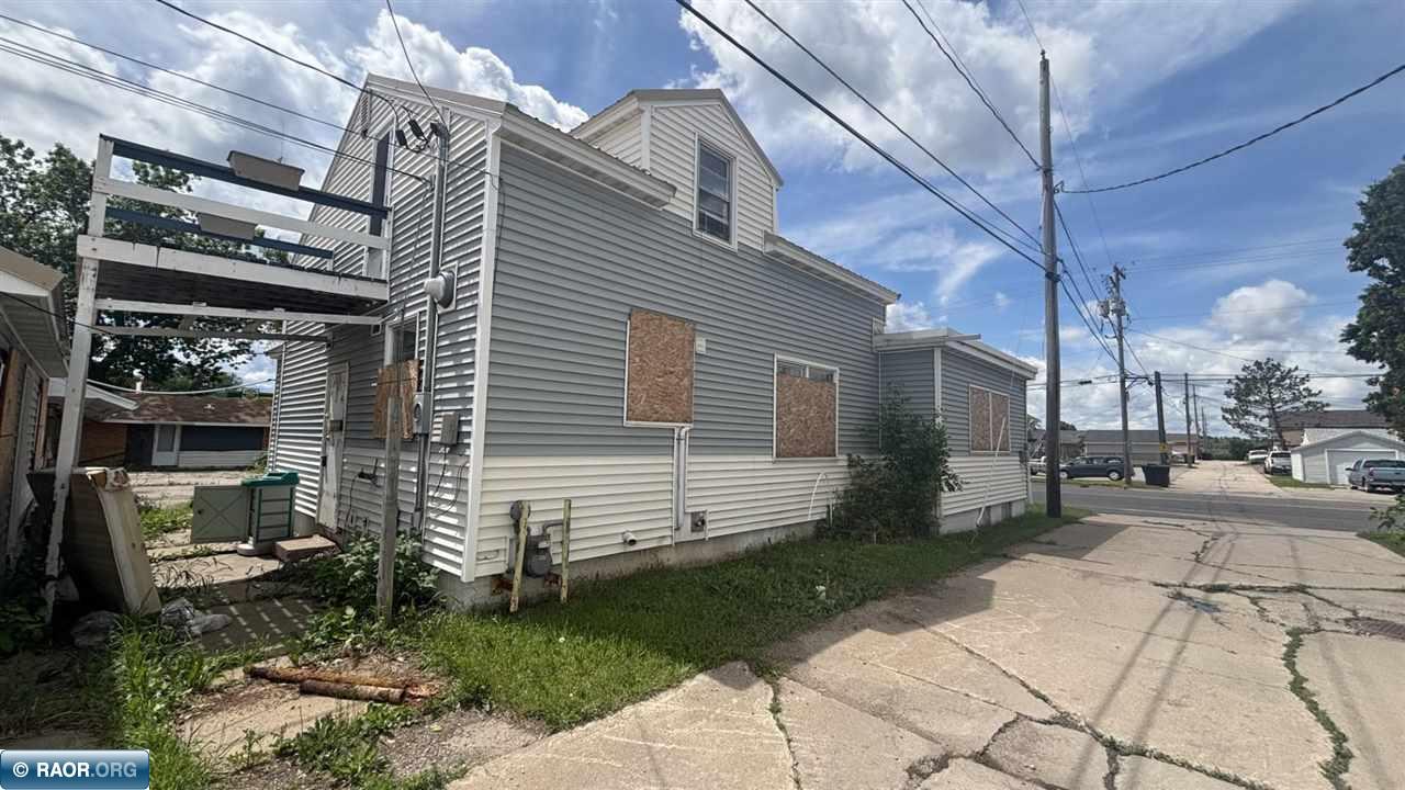1705 N 9th Avenue