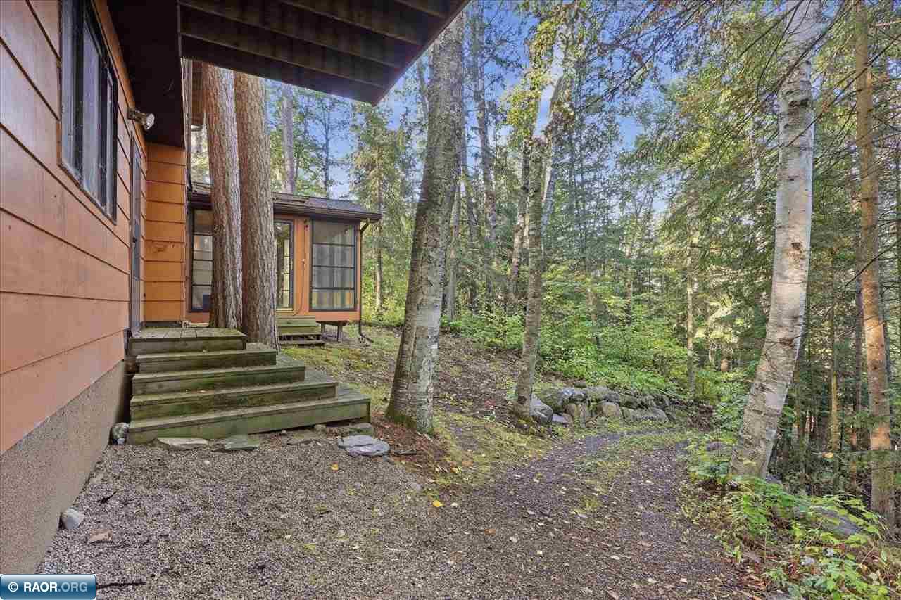4015 Long Lake Shores Rd