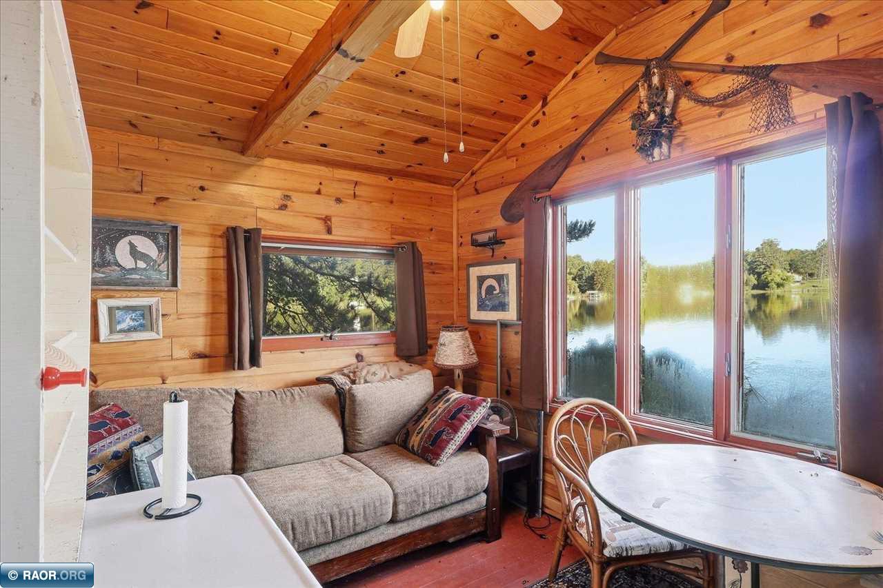 4015 Long Lake Shores Rd