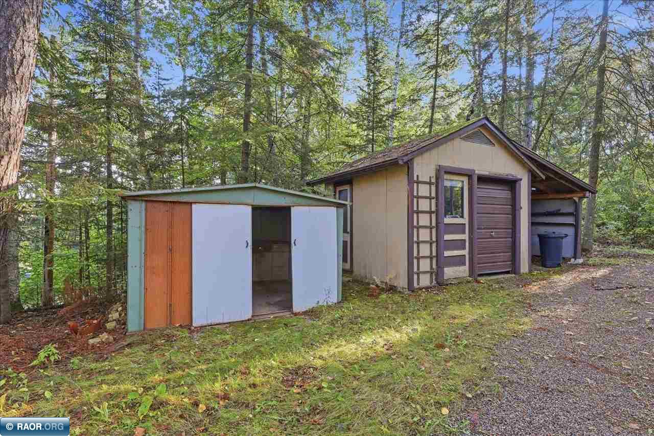 4015 Long Lake Shores Rd