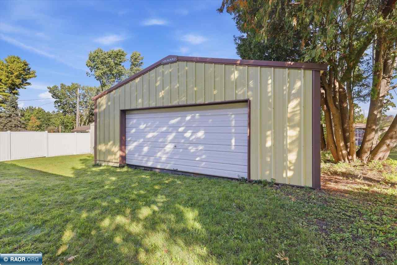 205 Hampshire Dr
