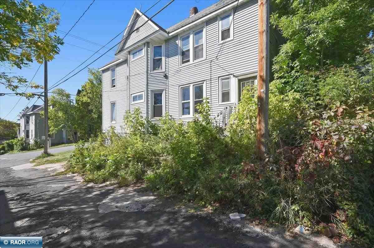 418 N 27th Ave W, Duluth, MN 55806 Listing Photo  1