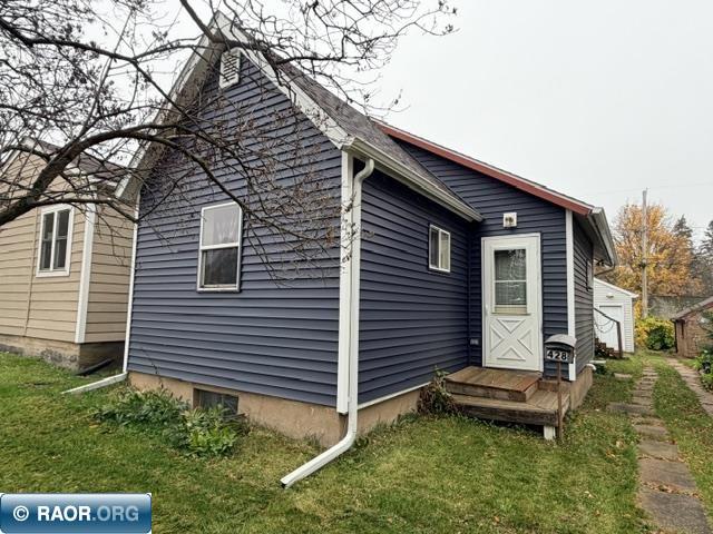 Looking for affordable living with all the right features? This adorable 1-bedroom, 1-bath home is ready for you to make it your own! You'll appreciate the updates, including a new roof, vinyl siding and a newer gas furnace. Convenient main-floor laundry adds to the ease of everyday living. Step outside onto the deck, a great spot to enjoy your morning coffee or unwind at the end of the day. The spacious 20 x 24 insulated garage is an added bonus, equipped for heat with just a propane tank hookup needed!
