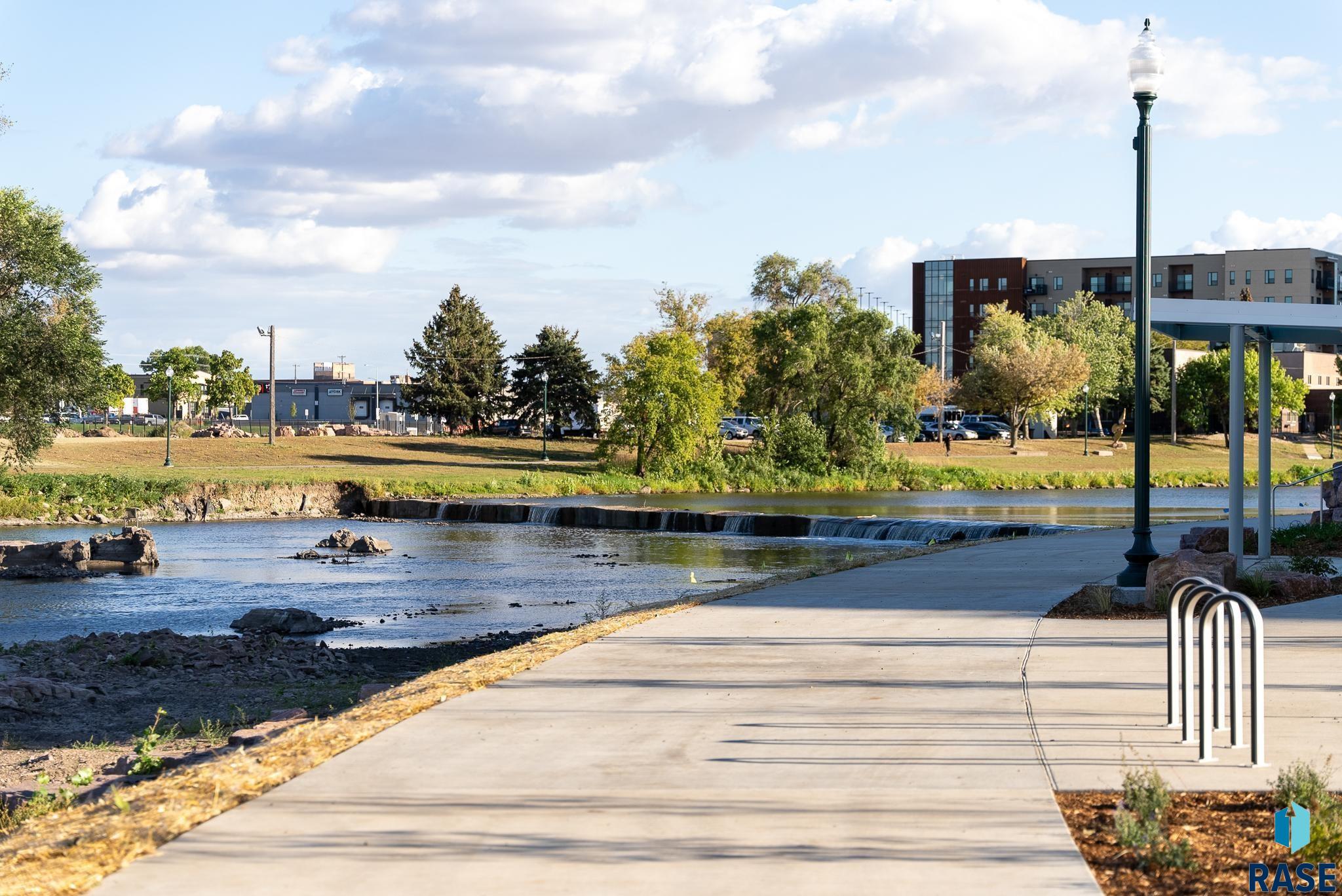 151 4th Pl, Sioux Falls