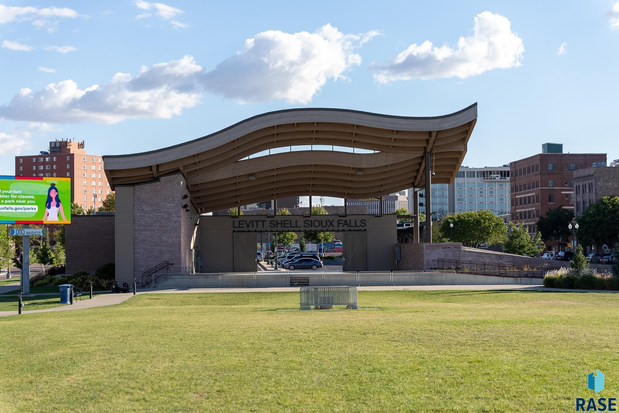 151 4th Pl, Sioux Falls