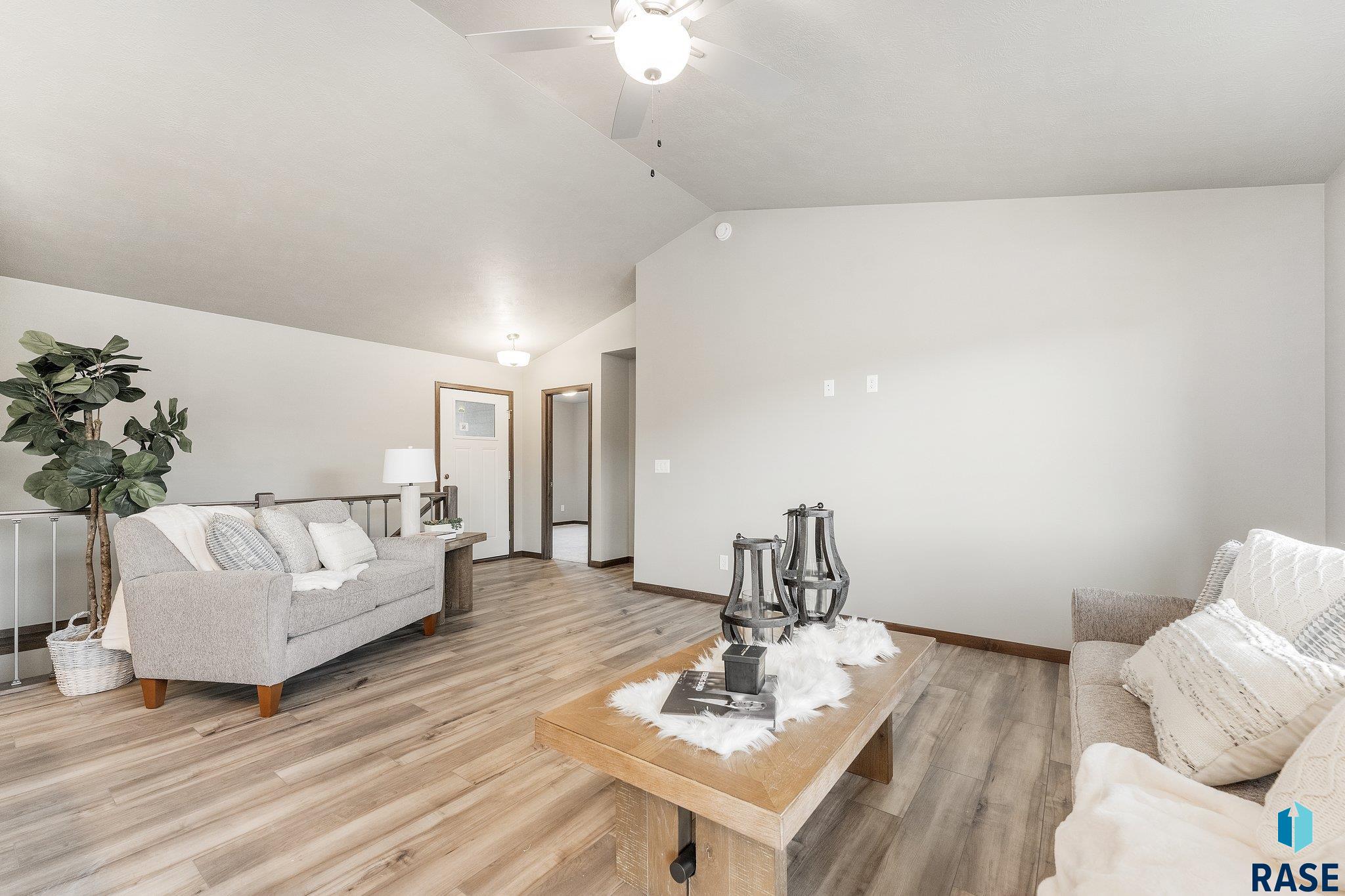 1712 Concord Dr, Sioux Falls
