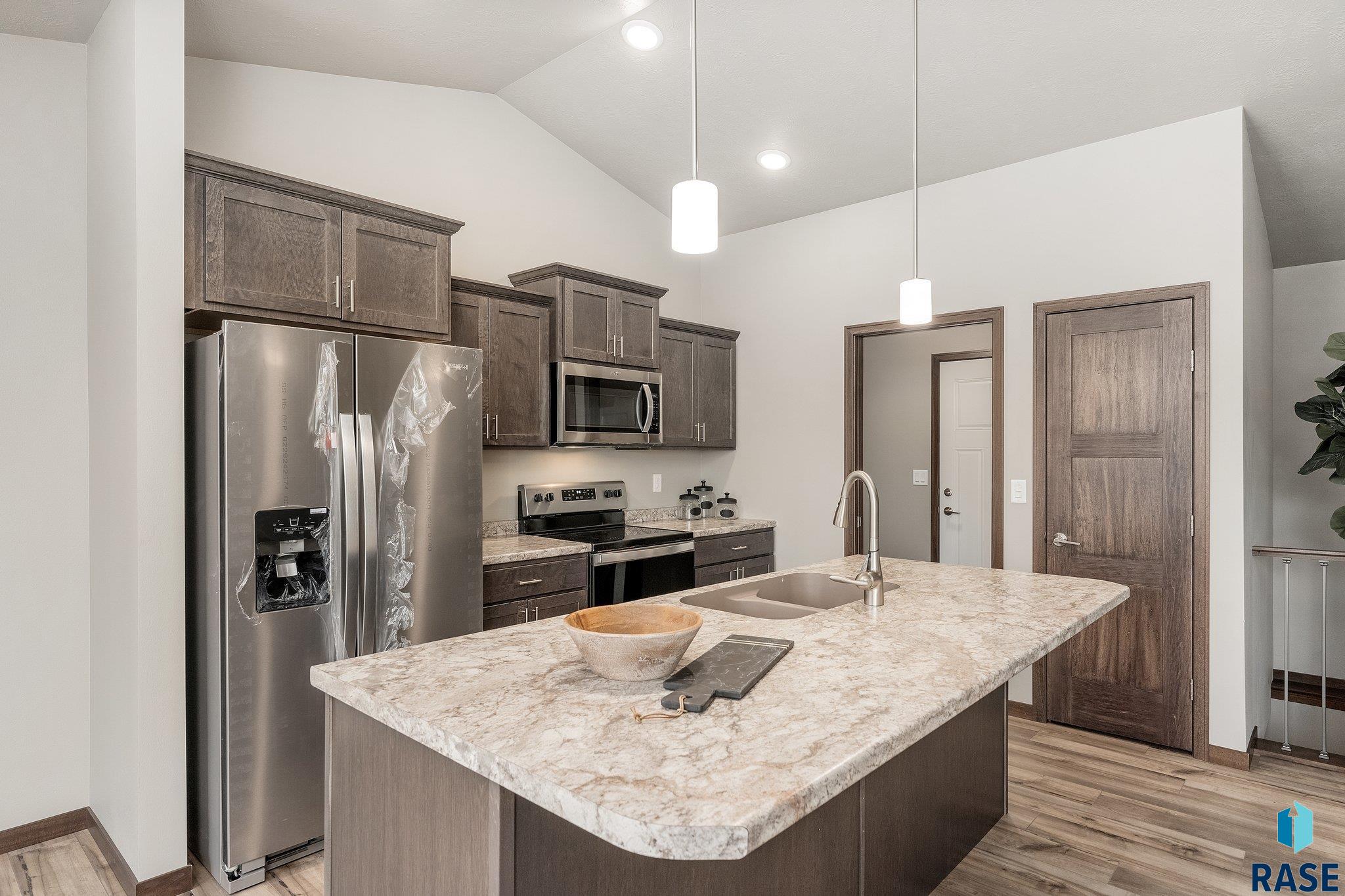 1712 Concord Dr, Sioux Falls
