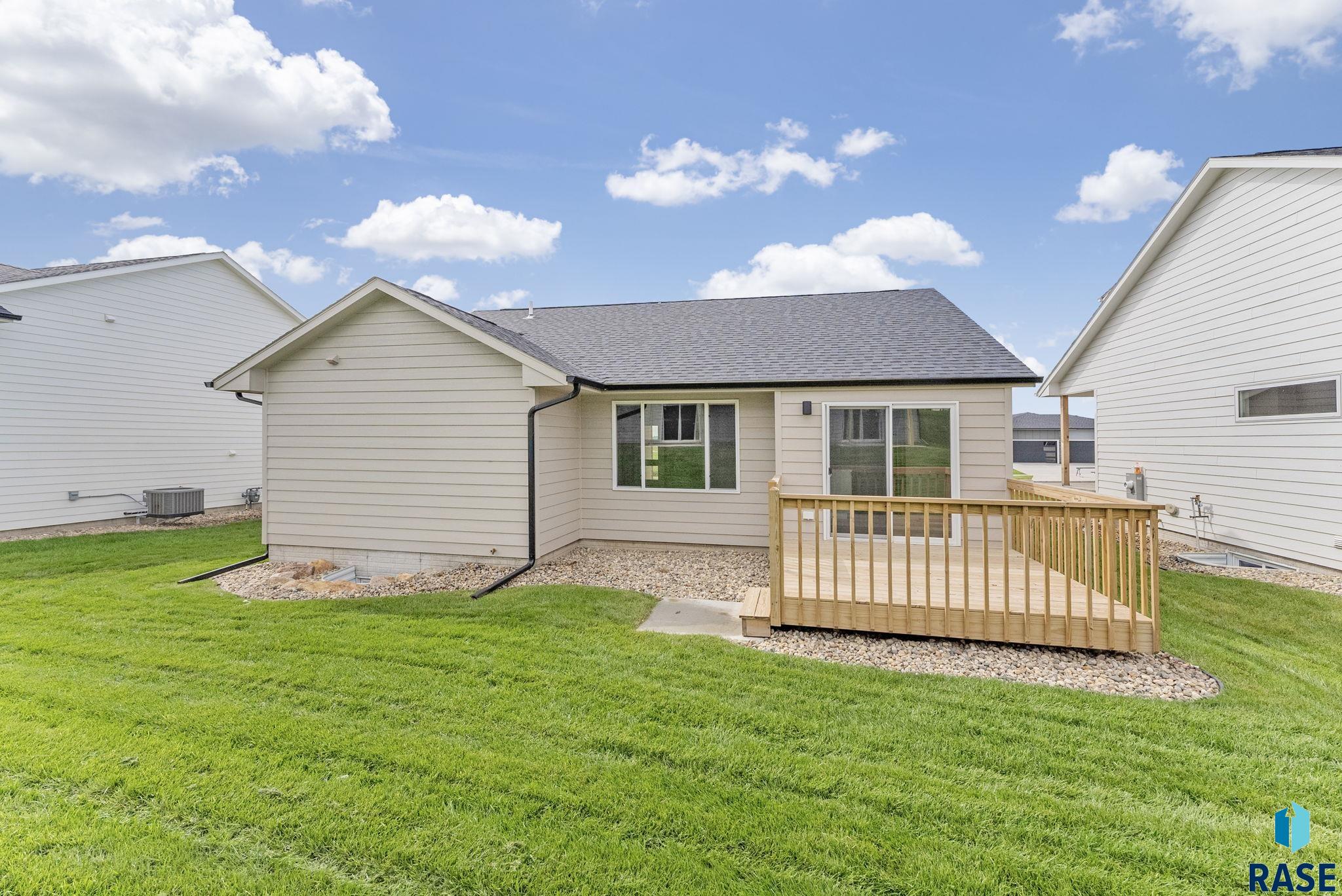 1712 Concord Dr, Sioux Falls