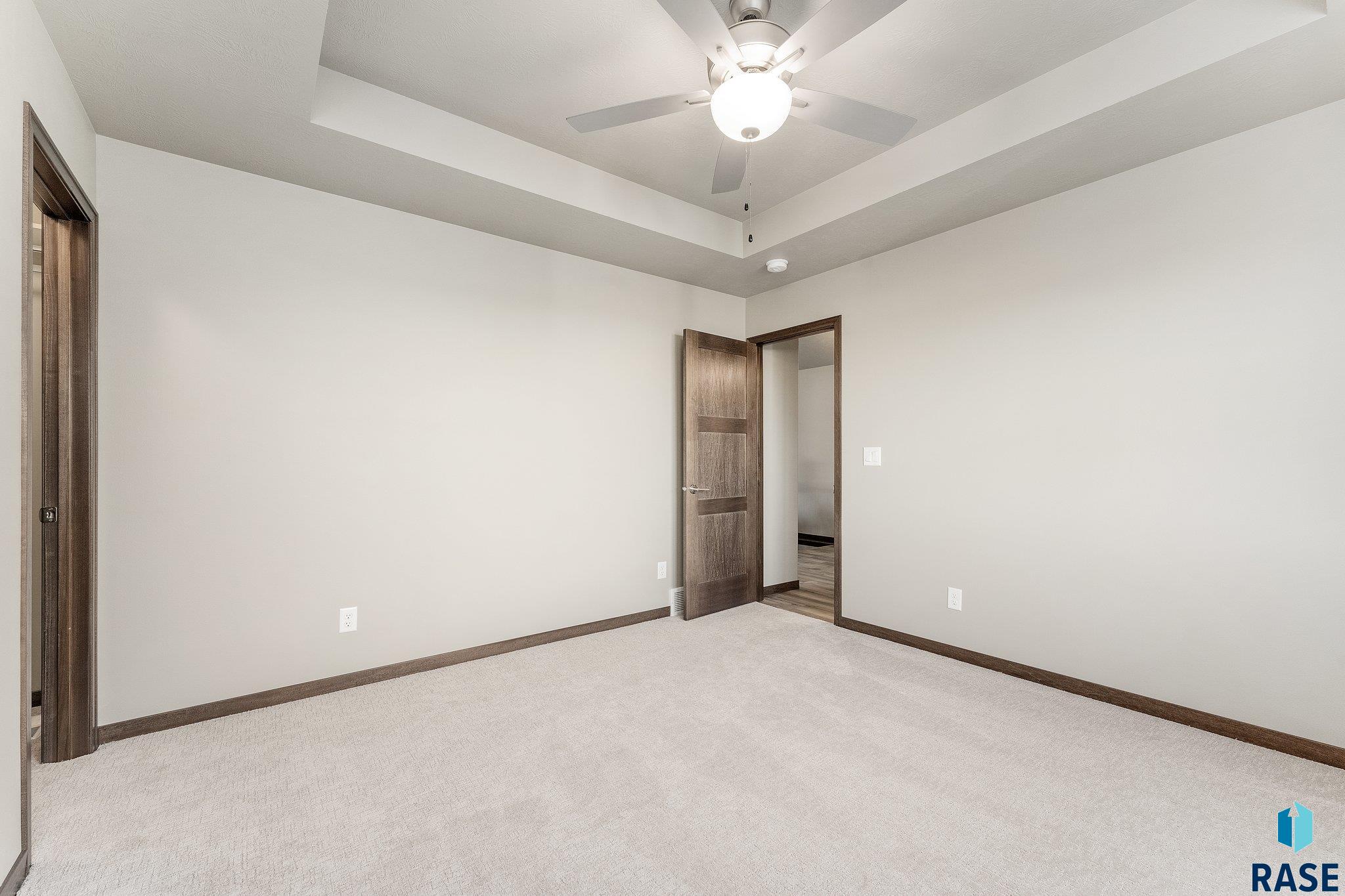 1712 Concord Dr, Sioux Falls