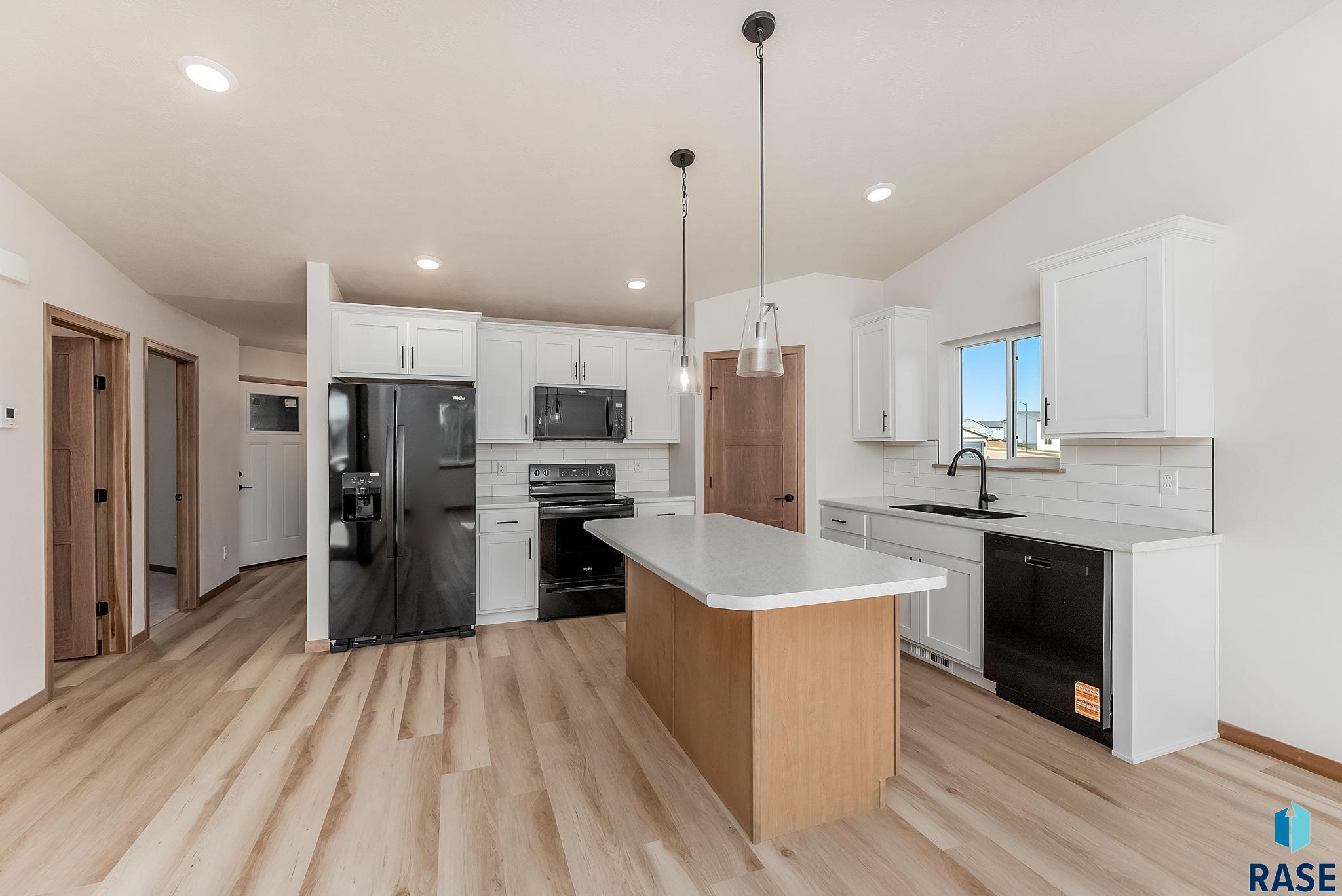 712 Independent St, Lennox