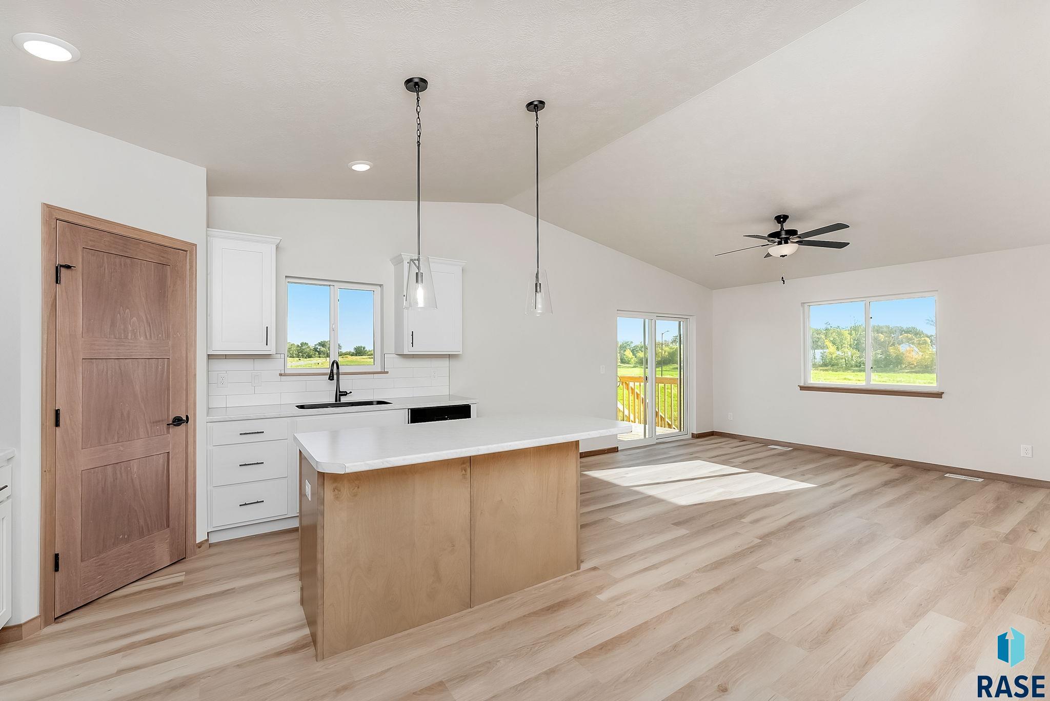 712 Independent St, Lennox