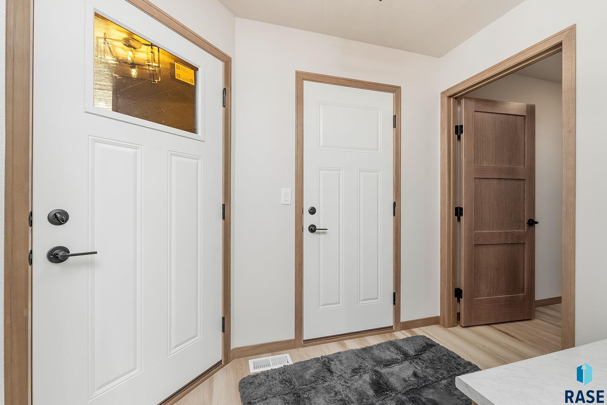 712 Independent St, Lennox