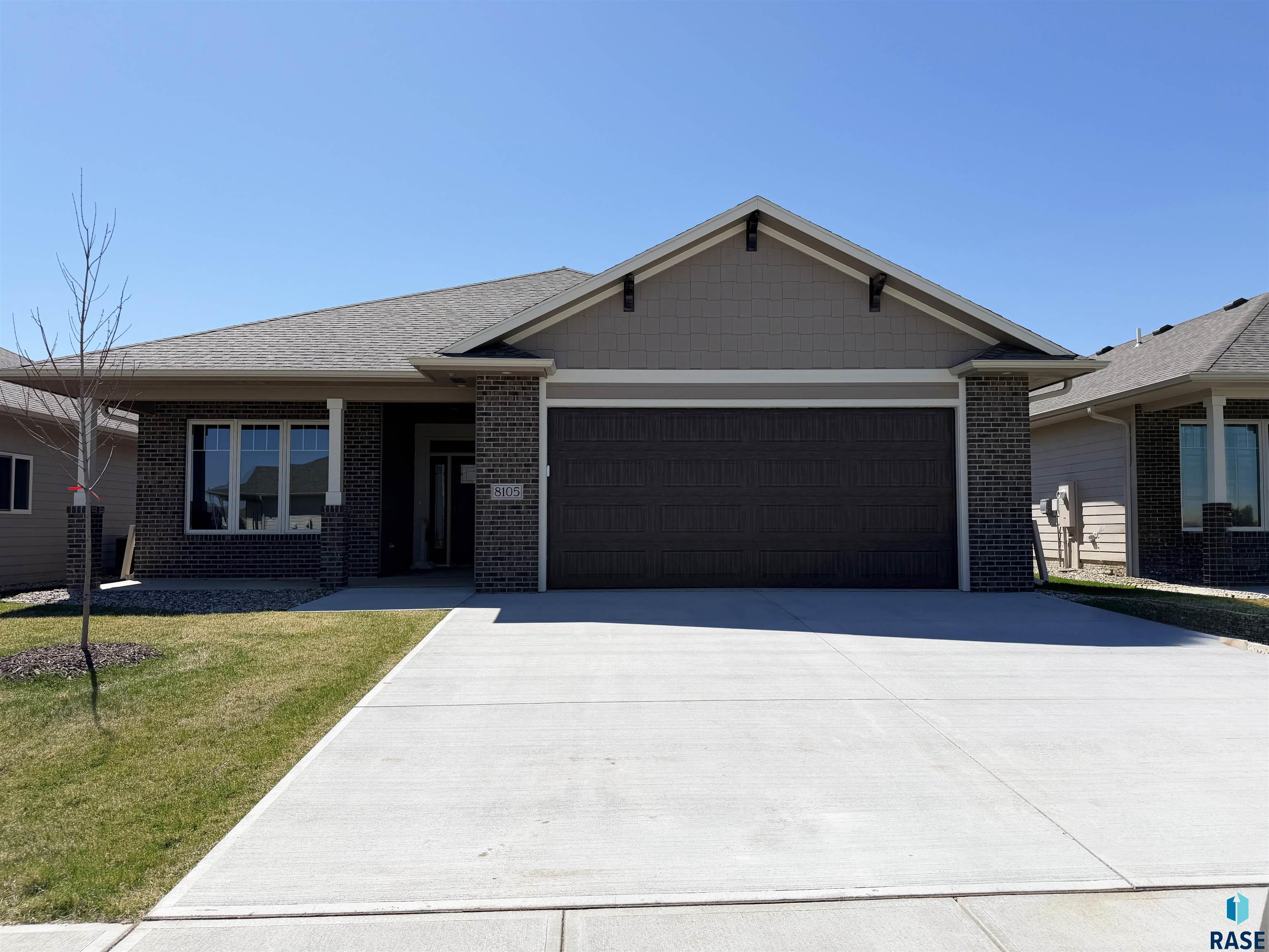 8105 W 24th St, Sioux Falls