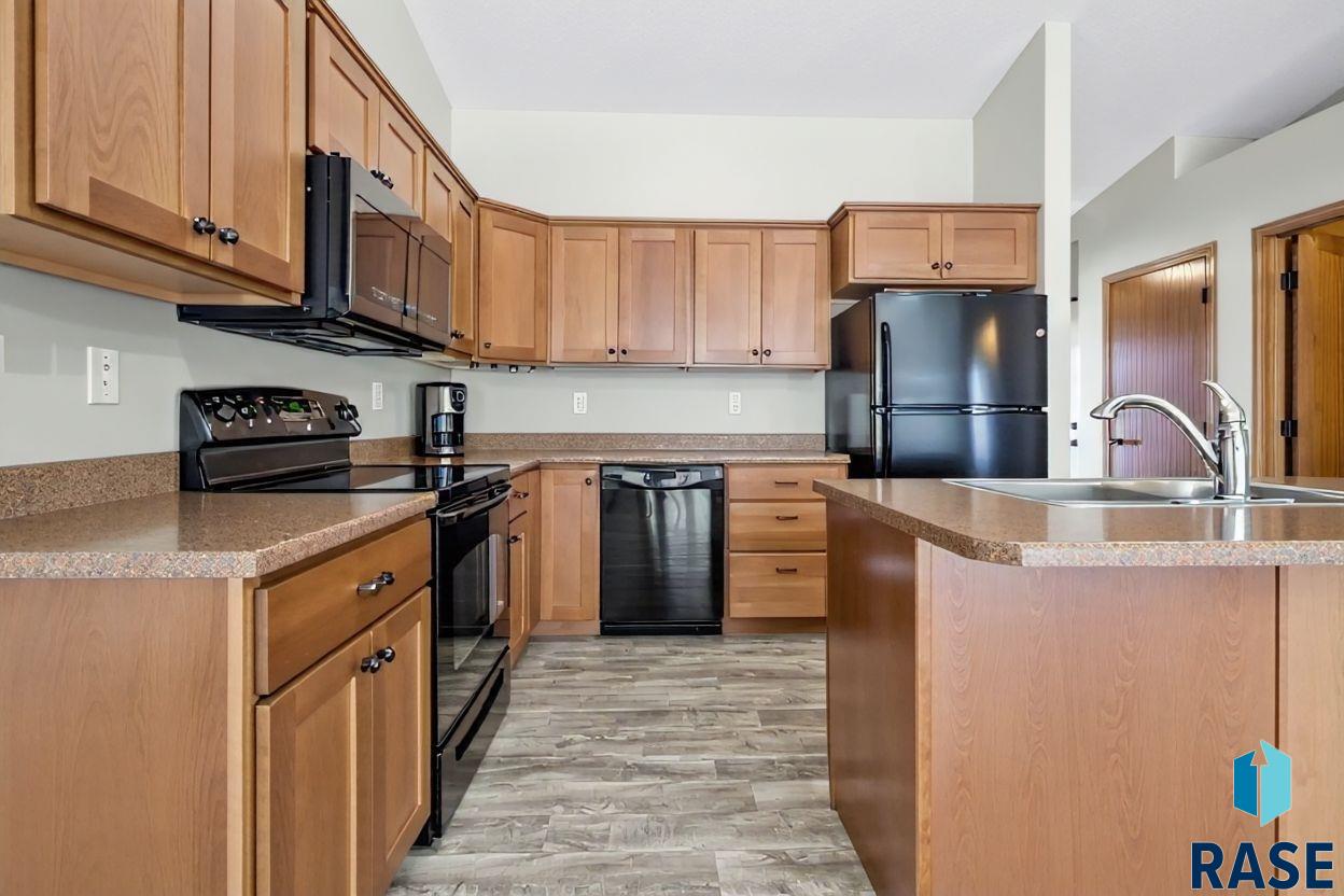 1010 Crape Pl, Sioux Falls