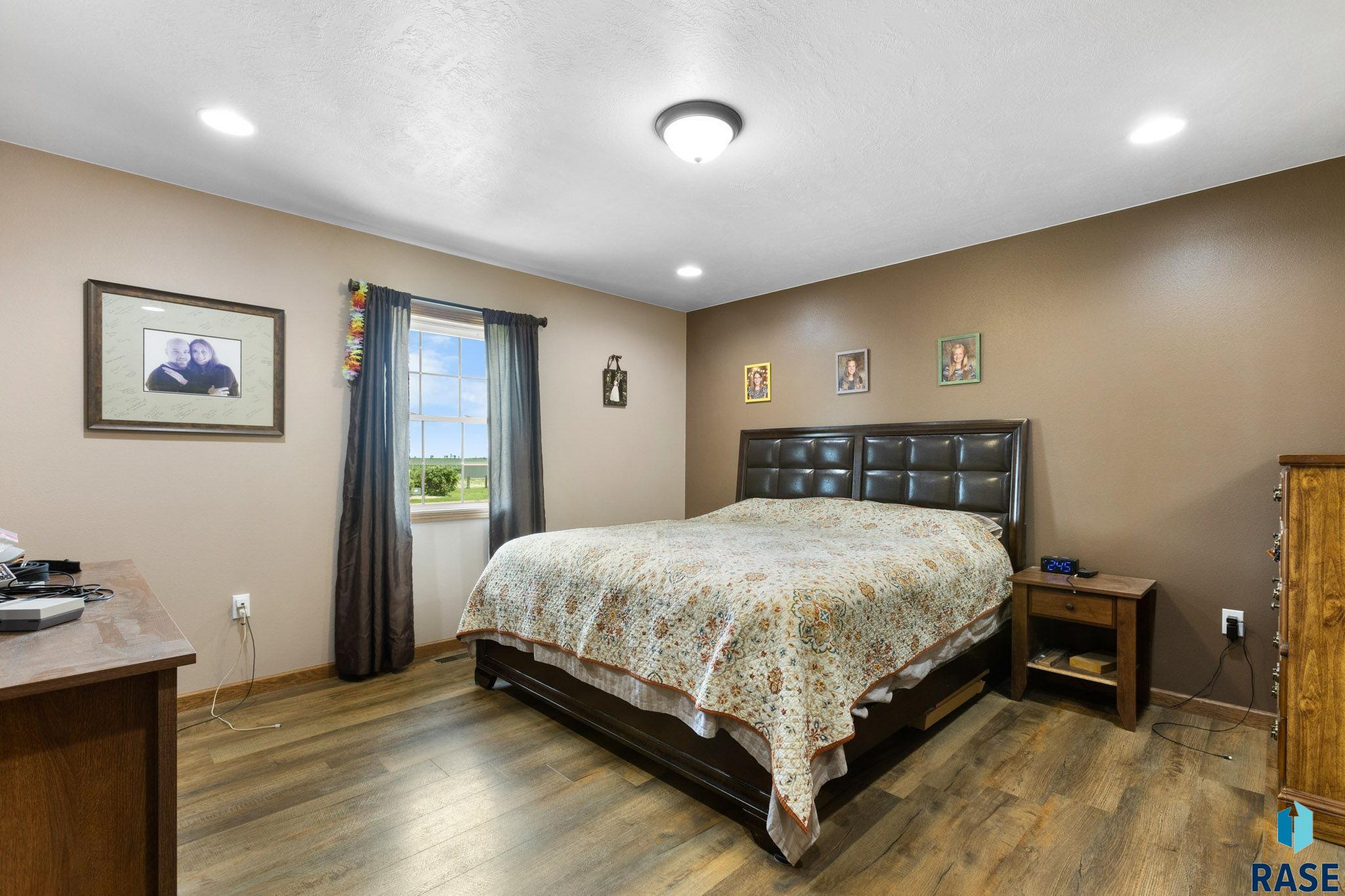 44453 262nd St, Canistota