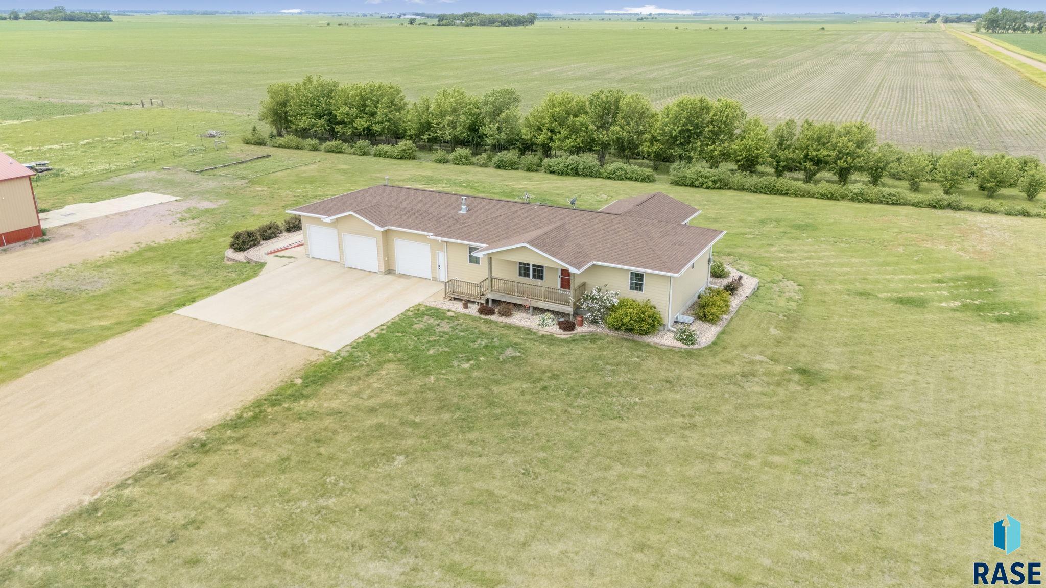 44453 262nd St, Canistota