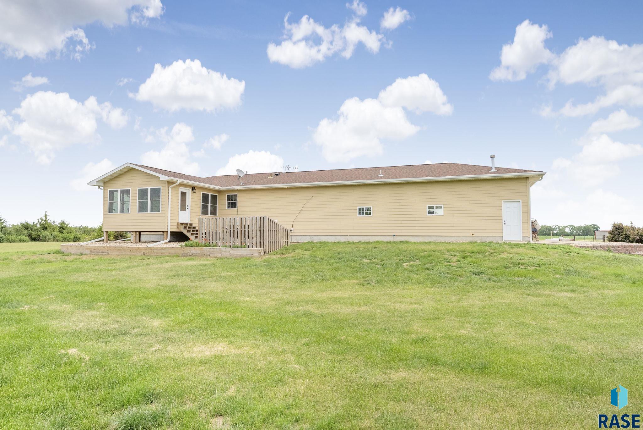 44453 262nd St, Canistota