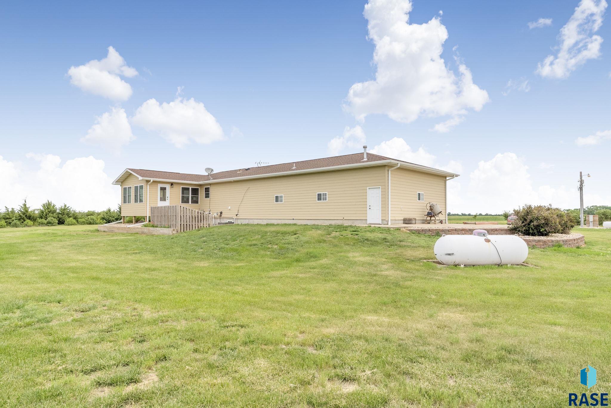 44453 262nd St, Canistota