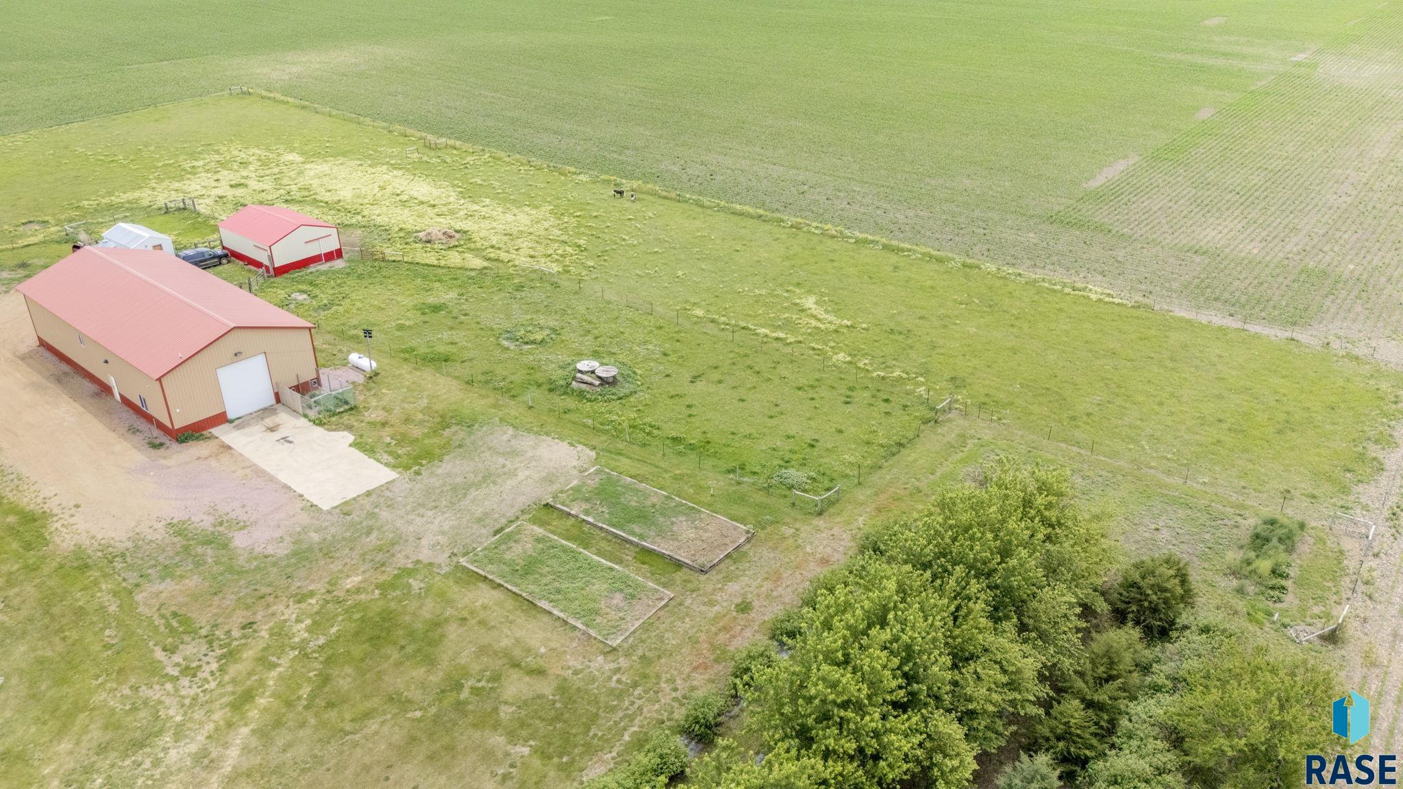 44453 262nd St, Canistota