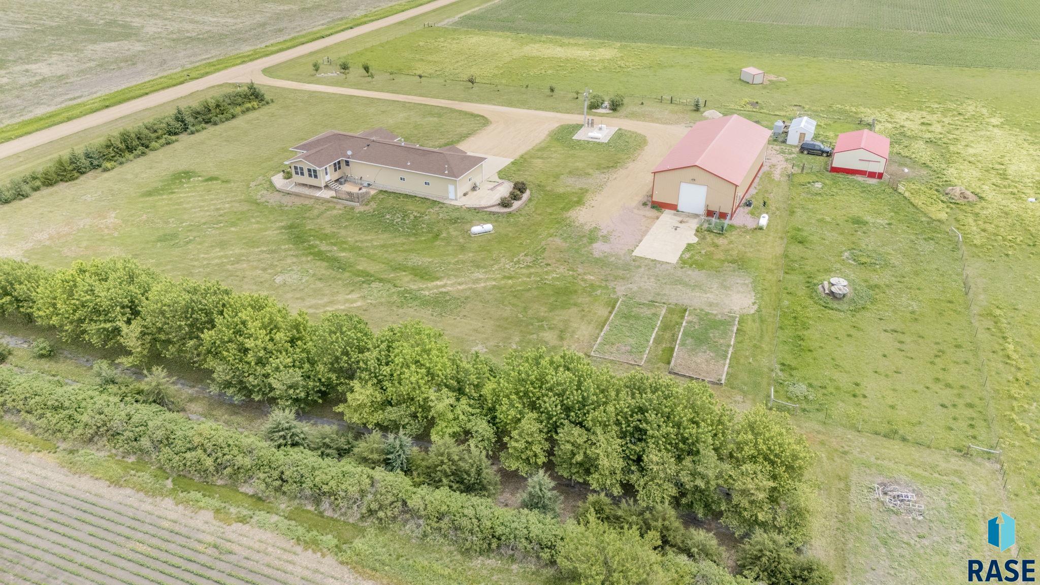 44453 262nd St, Canistota